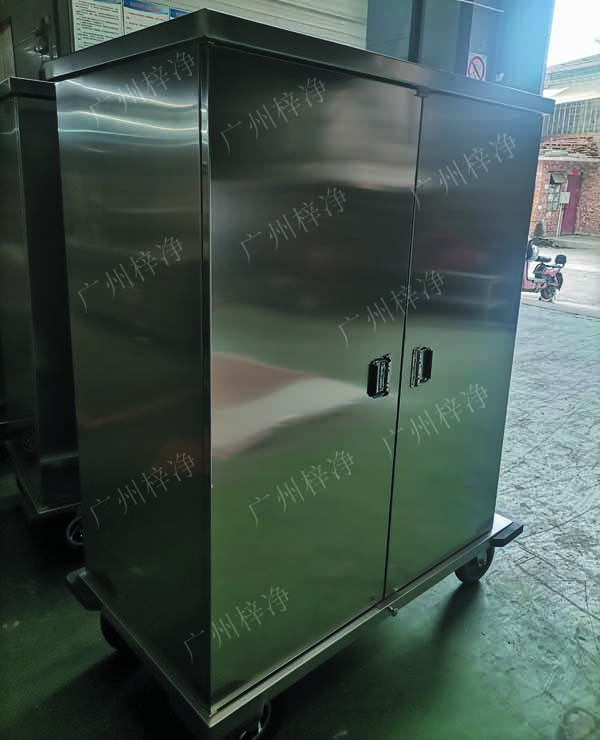 一次性物品電動轉運車采用304拉絲不銹鋼板面板厚度：≥1.2mm,表面作拉絲亞光處理。