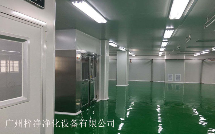 風淋室主要用于對進入潔凈室的人員進行預處理,以減少帶入的塵埃和污染物。 風淋室主要用于對進入潔凈室的人員進行預處理,以減少帶入的塵埃和污染物。